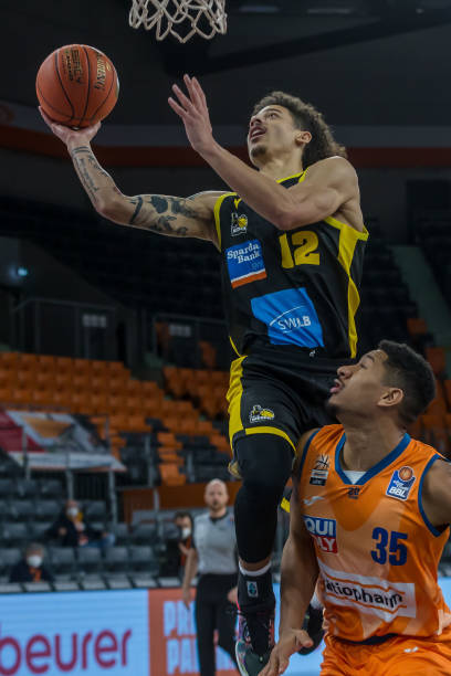 对阵中下游 对阵中下游