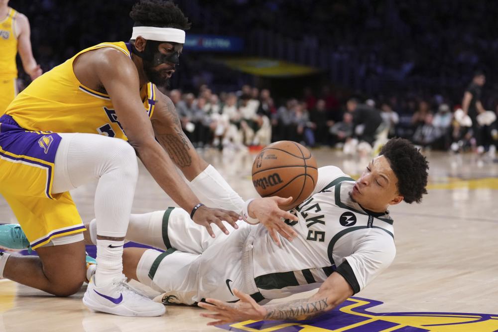 积极网前逼 积极网前逼