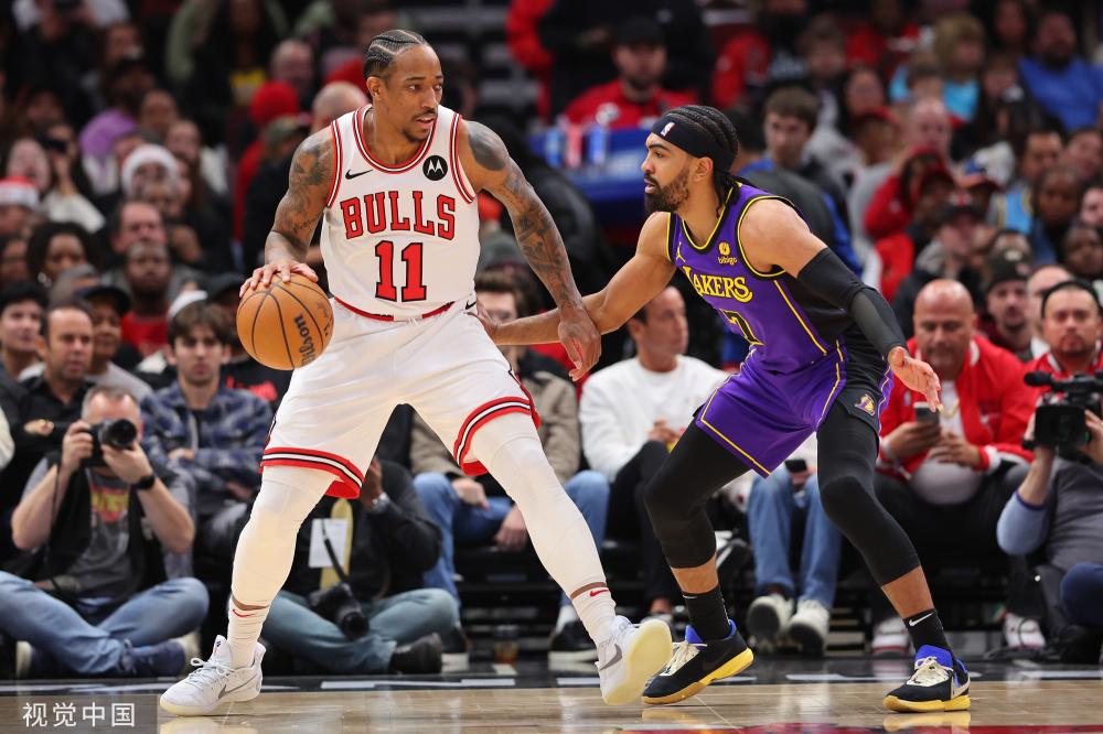 主力球员必 主力球员必