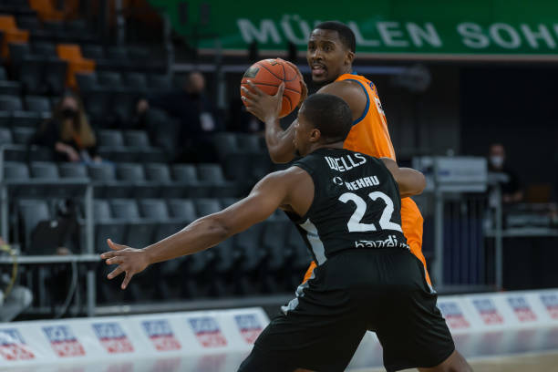 神秘而令人 神秘而令人